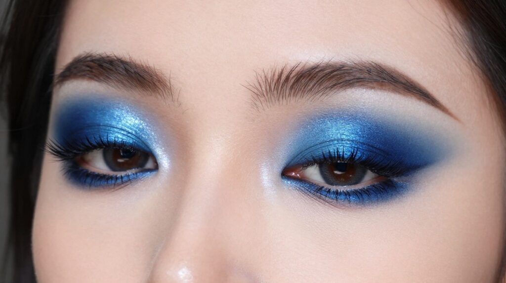4. Blue Smoky Eye